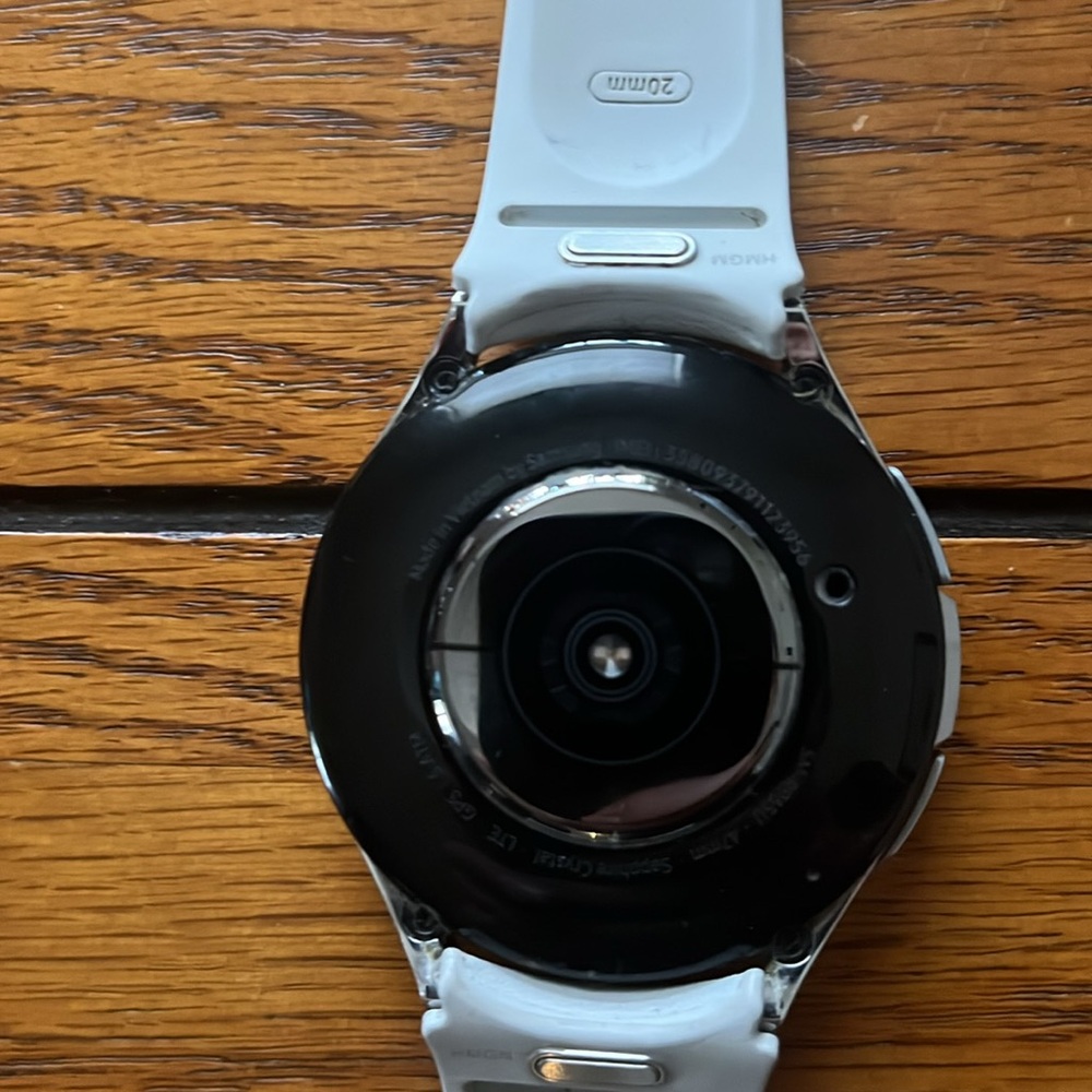 Samsung Galaxy Smart Watch - Silver Band 20mm. SN: R965U Sapphire Crystal LTE - Picture 4 of 8
